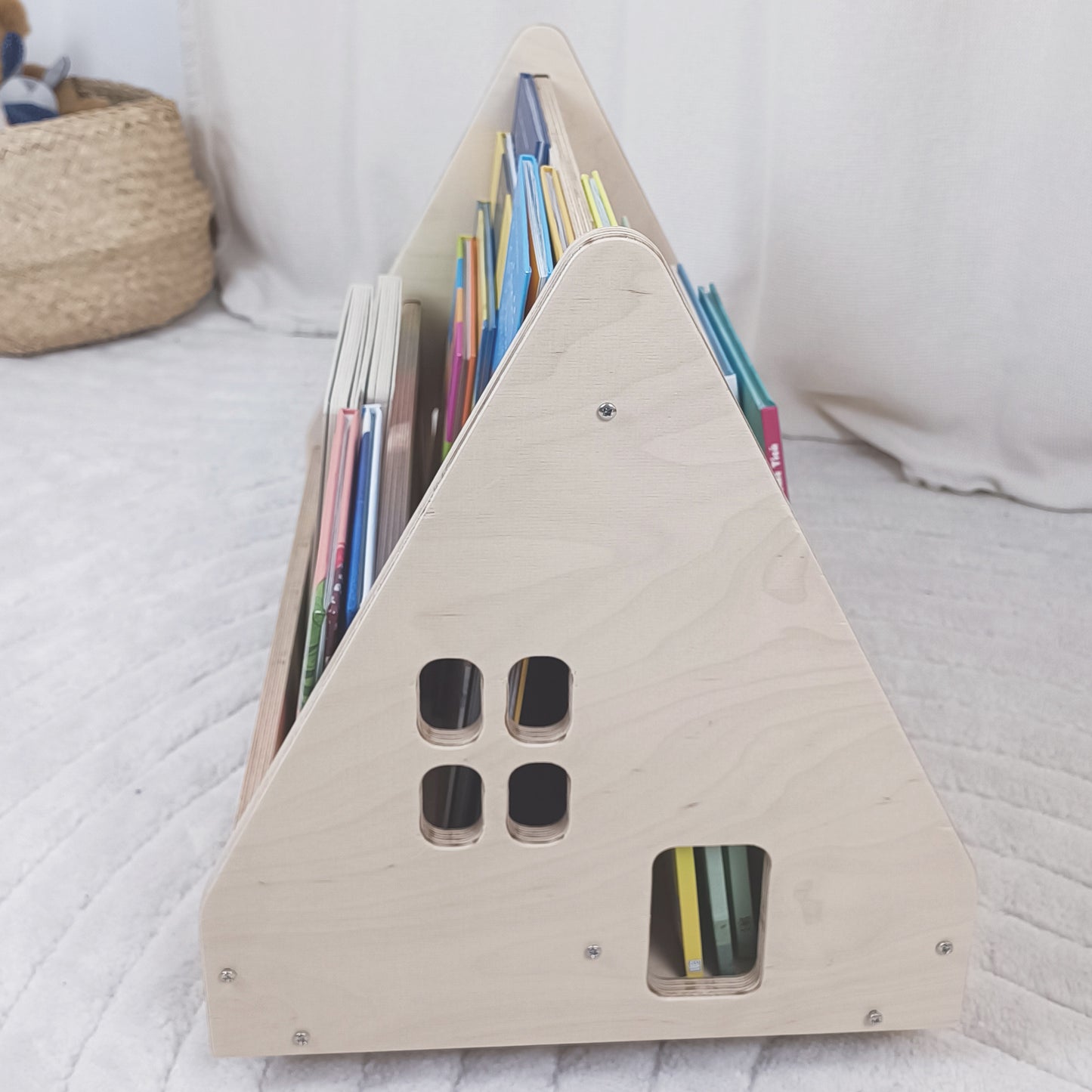 Bibliotecă Montessori cu roți, în formă de căsuță BOOKY