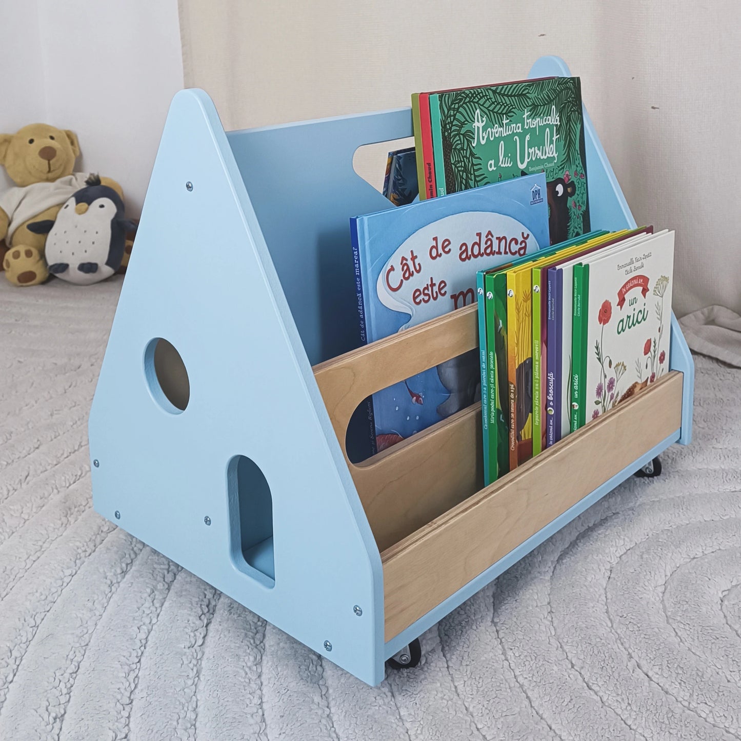 Biblioteca Montessori cu roti, in forma de casuta BOOKY Pearl