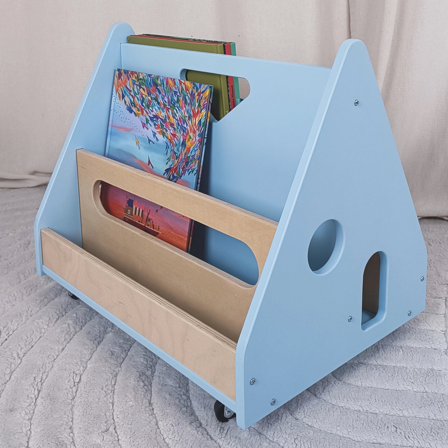 Biblioteca Montessori cu roti, in forma de casuta BOOKY Pearl